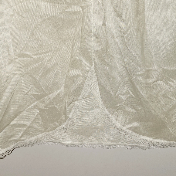 NWT Vintage Vassarette White Nylon Mini Half Slip Lingerie Small S 16" #111-22 - Picture 6 of 9